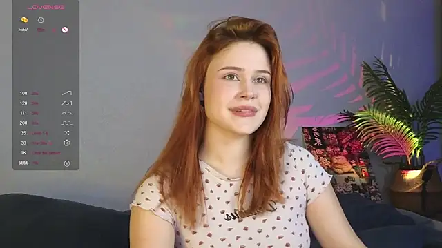 Snapshot of Alice_Wyliee chatting on November 2025 04:09:01 PM Alice Wyliee online show from November 2025 04:09:01 PM