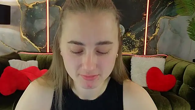 Snapshot of Sun_Kitty_ chatting on September 2025 06:46:01 AM Sun Kitty online show from September 2025 06:46:01 AM