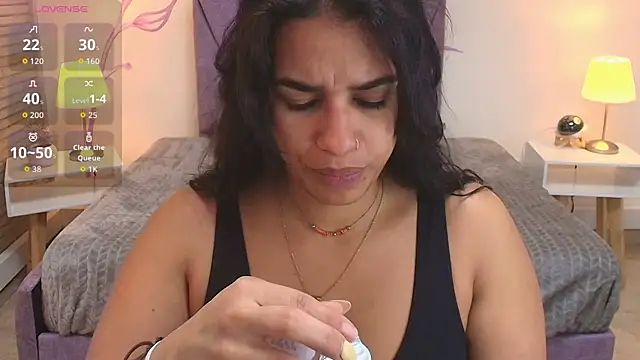 Lia Blake  online show from October 2025 12:05:02 PM