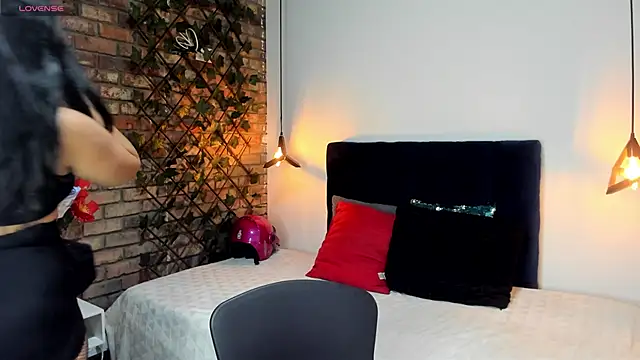 Lia Blake  online show from February 2026 12:01:02 PM