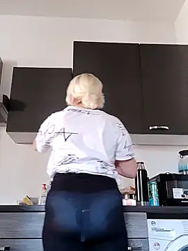 VikaKing online show from October 2025 12:39:02 PM