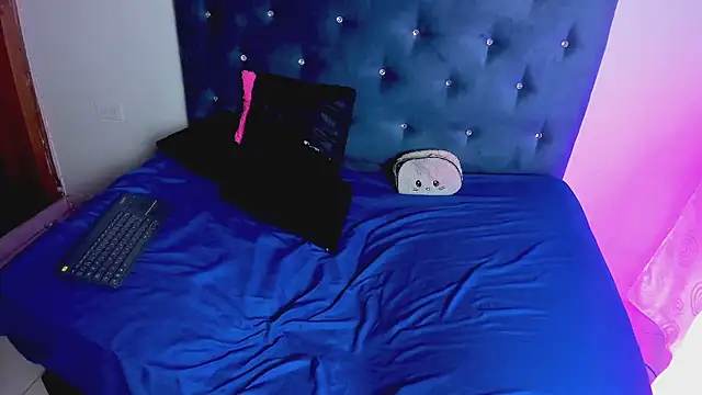 keith cute online show from April 2026 07:33:01 PM