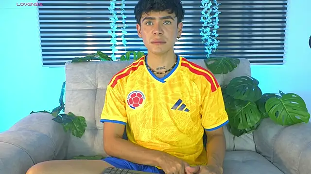 CamiiGuzmanX online show from June 2026 08:21:01 PM