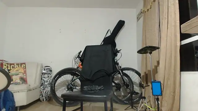 Thomasjons  online show from March 2026 11:53:02 PM