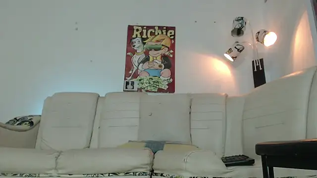 Thomasjons  online show from April 2026 03:12:02 AM