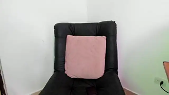 axel davis  online show from December 2025 12:21:02 PM