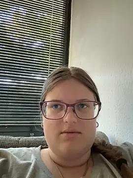 Snapshot of CurvyPaar2 chatting on September 2025 08:42:02 AM CurvyPaar2 online show from September 2025 08:42:02 AM