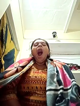 Hot crety online show from November 2025 01:30:01 AM