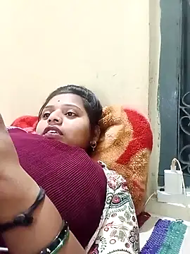 Hot crety online show from February 2026 12:01:01 PM