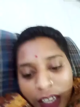 Snapshot of Hot_crety chatting on June 2026 08:39:02 AM Hot crety online show from June 2026 08:39:02 AM
