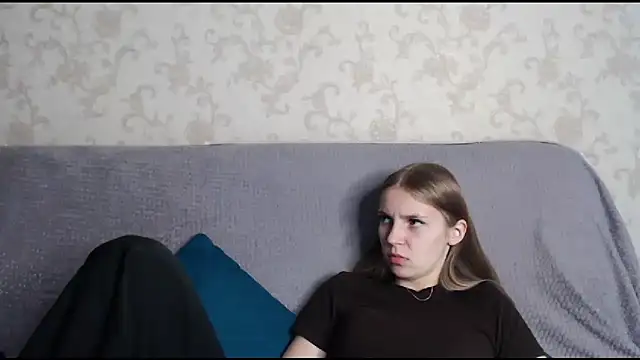 HitGyrl online show from December 2025 08:12:01 AM