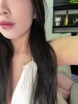 tuzi5201314 online show from December 2025 03:30:01 PM