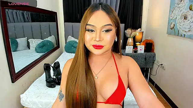Snapshot of ZiaFamurri chatting on May 2026 08:47:02 PM ZiaFamurri online show from May 2026 08:47:02 PM