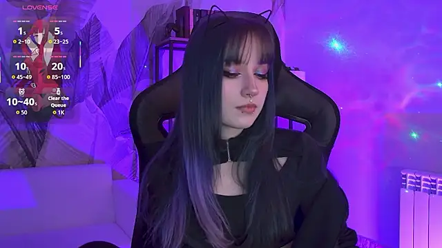 LiliLuna online show from February 2026 03:28:02 PM