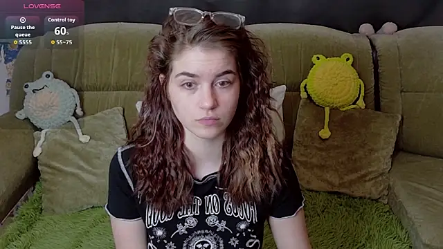 Snapshot of ElzaBlis chatting on February 2026 01:17:01 PM ElzaBlis online show from February 2026 01:17:01 PM