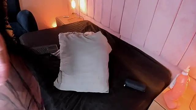 Snapshot of Hillary_Collins1 chatting on February 2026 08:10:02 PM Hillary Collins1 online show from February 2026 08:10:02 PM