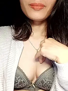 Hinna x online show from November 2025 07:46:01 PM