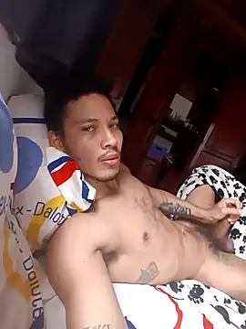 Snapshot of RuiMaddoox chatting on October 2025 01:52:01 PM RuiMaddoox online show from October 2025 01:52:01 PM