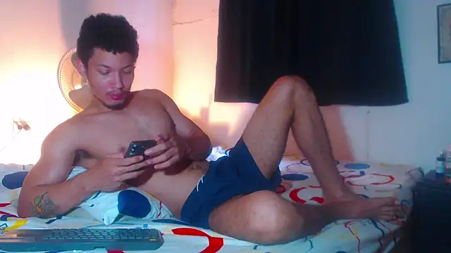 Snapshot of RuiMaddoox chatting on October 2025 12:04:02 PM RuiMaddoox online show from October 2025 12:04:02 PM