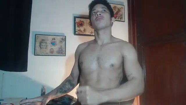 Snapshot of RuiMaddoox chatting on October 2025 12:15:02 PM RuiMaddoox online show from October 2025 12:15:02 PM