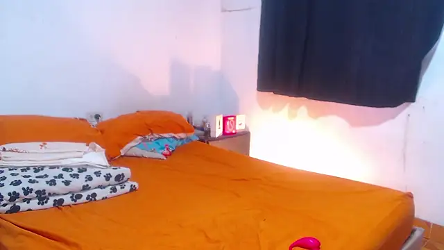 Snapshot of RuiMaddoox chatting on October 2025 06:32:02 PM RuiMaddoox online show from October 2025 06:32:02 PM