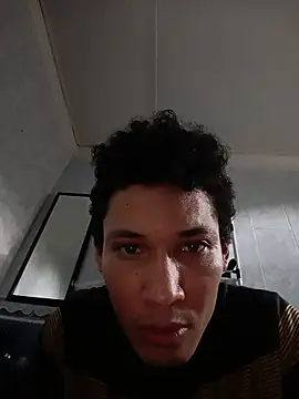 Snapshot of RuiMaddoox chatting on October 2025 07:27:02 PM RuiMaddoox online show from October 2025 07:27:02 PM