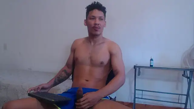 Snapshot of RuiMaddoox chatting on December 2025 12:56:01 PM RuiMaddoox online show from December 2025 12:56:01 PM