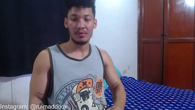 Snapshot of RuiMaddoox chatting on February 2026 05:22:02 PM RuiMaddoox online show from February 2026 05:22:02 PM