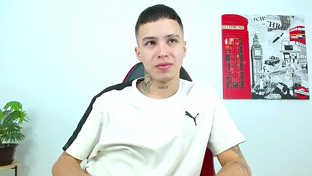 Cumandres18 online show from May 2026 03:20:01 PM