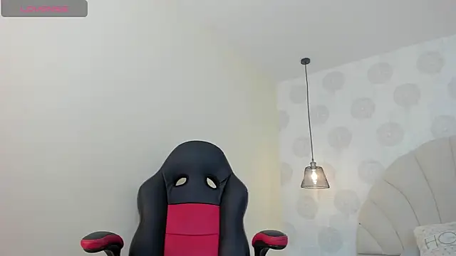 GIANAMILLER6 online show from October 2025 12:17:02 PM