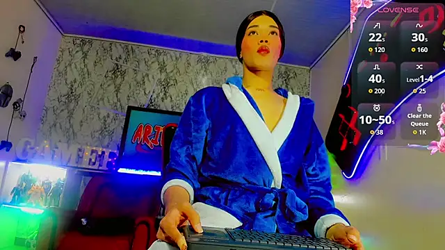 Madison Mujica online show from November 2025 11:11:01 AM