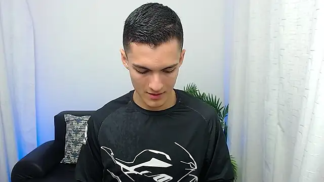 Matiius18 online show from November 2025 02:17:01 PM