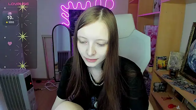 AliceHaris online show from November 2025 03:27:02 AM