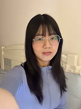 Ella-A9 online show from October 2025 03:46:02 PM