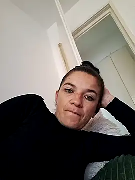 Snapshot of alinaalinutzq chatting on September 2025 10:48:01 AM alinaalinutzq online show from September 2025 10:48:01 AM