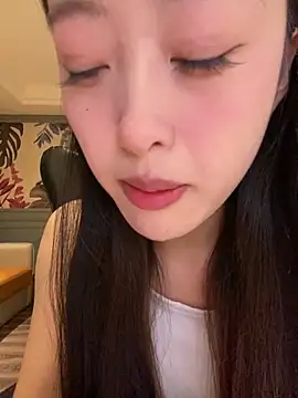 MengMeng0515 online show from April 2026 02:44:01 PM