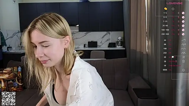 Snapshot of Sara_kaya chatting on June 2026 03:58:01 PM Sara kaya online show from June 2026 03:58:01 PM