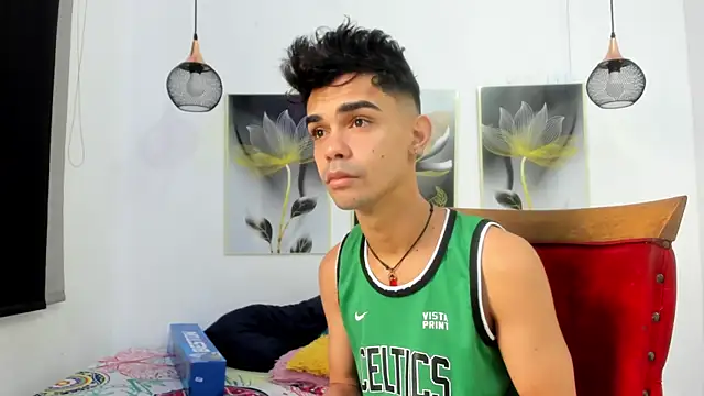 Violet Dream2 online show from April 2026 02:43:01 PM