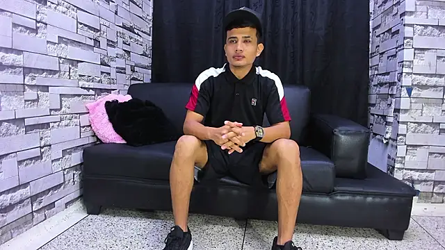 Snapshot of Crazy_Cult_Sex chatting on February 2026 01:05:02 PM Crazy Cult Sex online show from February 2026 01:05:02 PM