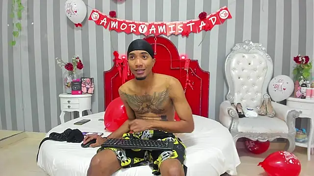 Snapshot of CaroyAndy chatting on February 2026 12:33:02 PM CaroyAndy online show from February 2026 12:33:02 PM