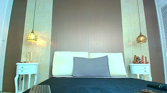 Tiifany Baker online show from October 2025 08:05:01 PM