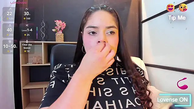 sunnypaytton online show from September 2025 12:39:01 PM