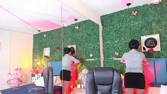 Linagh  online show from December 2025 11:59:01 AM