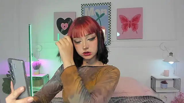 Zoe Lynch  online show from February 2026 11:32:01 AM