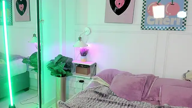 Zoe Lynch  online show from March 2026 11:28:02 AM