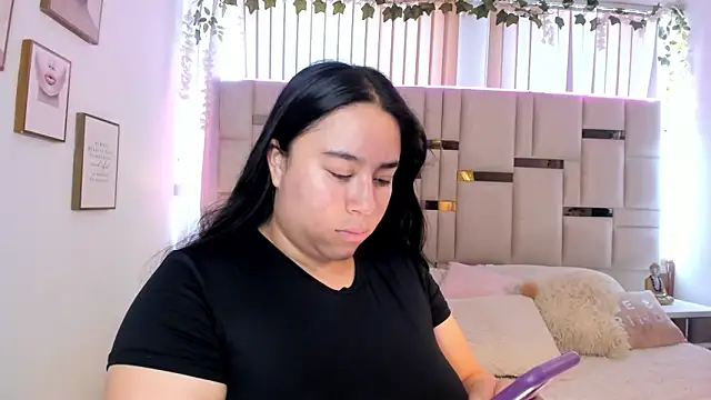 Zoey thompson online show from March 2026 08:15:02 PM