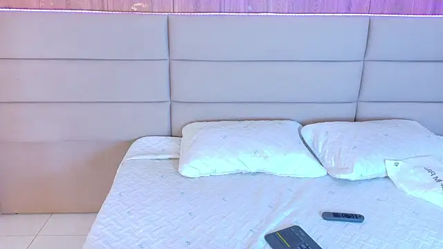 KiokoSen online show from November 2025 02:43:02 AM