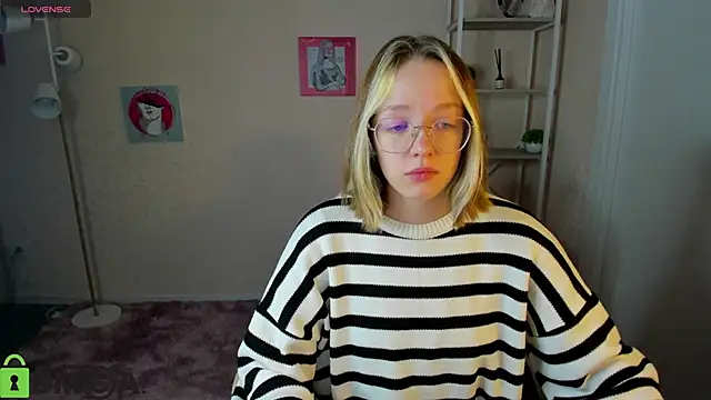 R0cket bunny online show from October 2025 01:25:01 AM