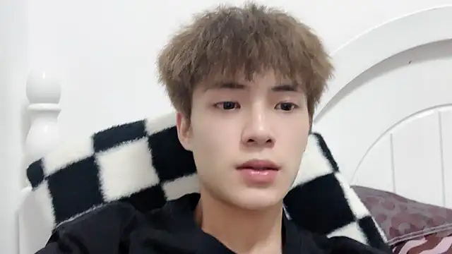 Snapshot of linger2563 chatting on October 2025 02:49:01 PM linger2563 online show from October 2025 02:49:01 PM