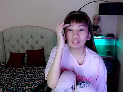 ShantalFoxxy  online show from February 2026 01:14:01 PM